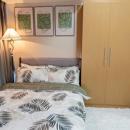 A2J Luxury 2Br Bgc Uptown Suite Near Uptown Mall Manilla Buitenkant foto