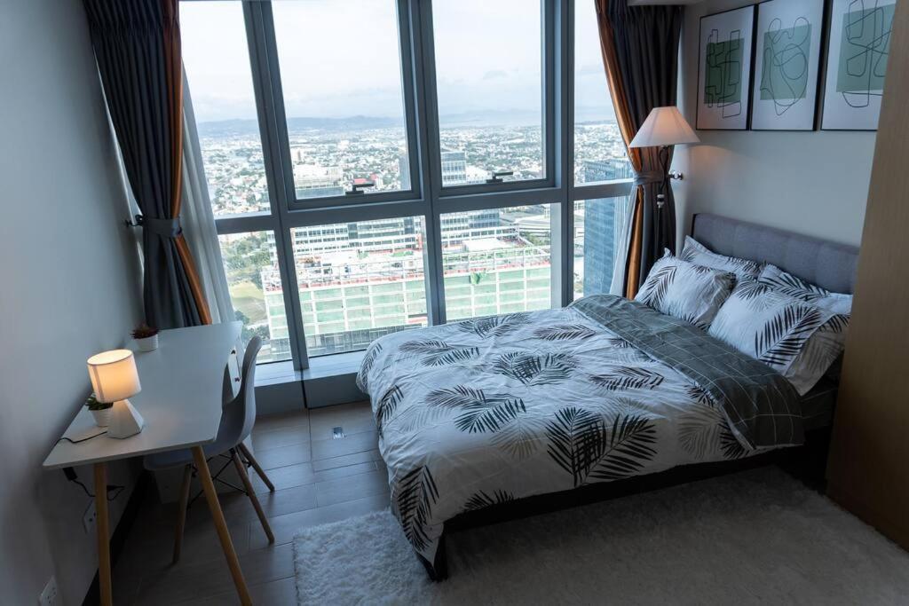 A2J Luxury 2Br Bgc Uptown Suite Near Uptown Mall Manilla Buitenkant foto