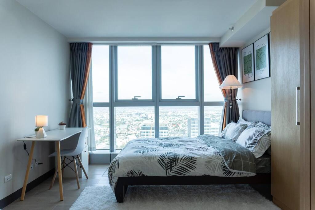 A2J Luxury 2Br Bgc Uptown Suite Near Uptown Mall Manilla Buitenkant foto