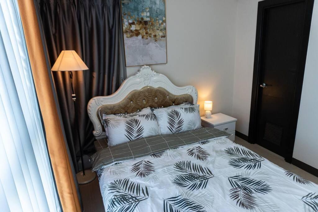 A2J Luxury 2Br Bgc Uptown Suite Near Uptown Mall Manilla Buitenkant foto