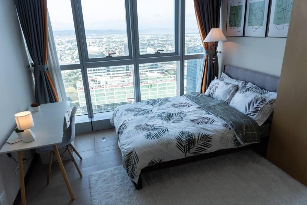 A2J Luxury 2Br Bgc Uptown Suite Near Uptown Mall Manilla Buitenkant foto