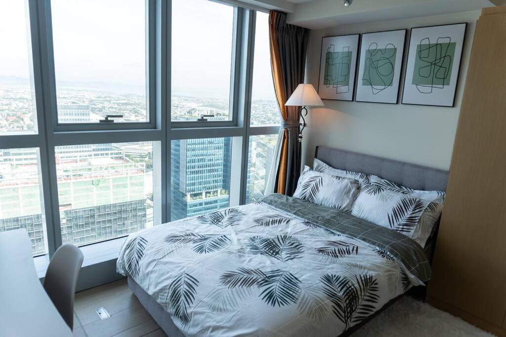 A2J Luxury 2Br Bgc Uptown Suite Near Uptown Mall Manilla Buitenkant foto