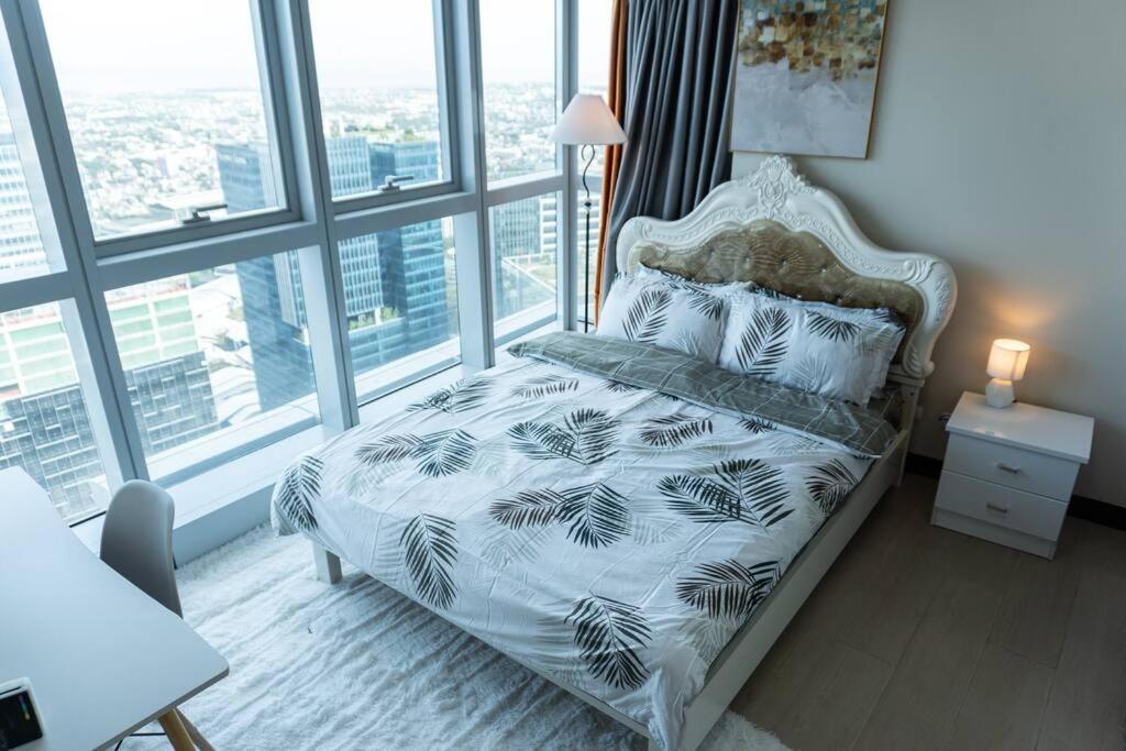 A2J Luxury 2Br Bgc Uptown Suite Near Uptown Mall Manilla Buitenkant foto