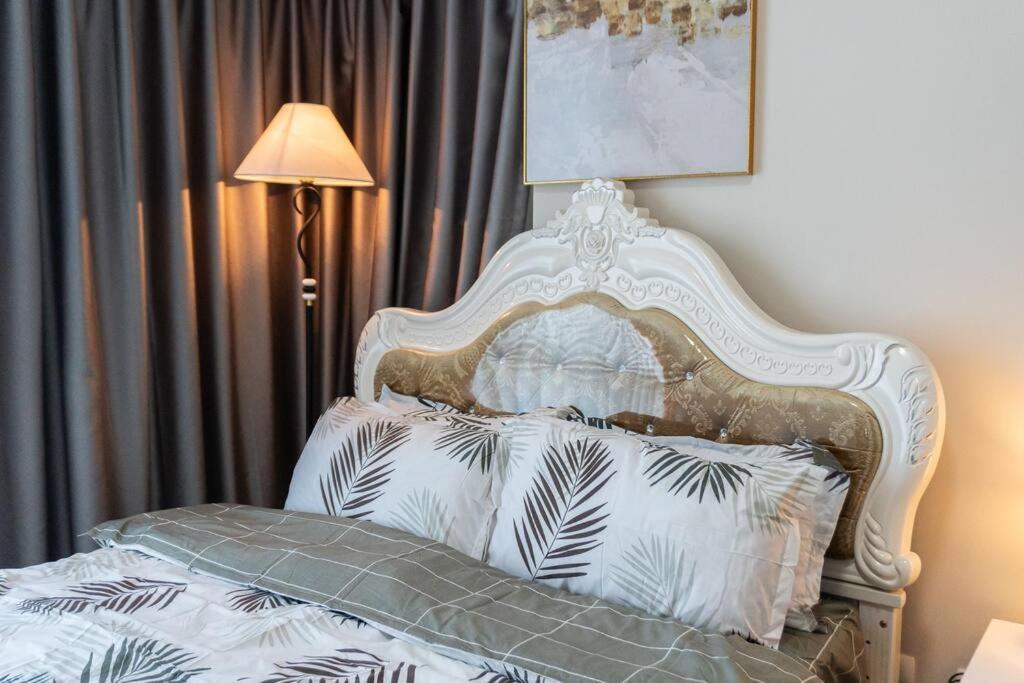 A2J Luxury 2Br Bgc Uptown Suite Near Uptown Mall Manilla Buitenkant foto