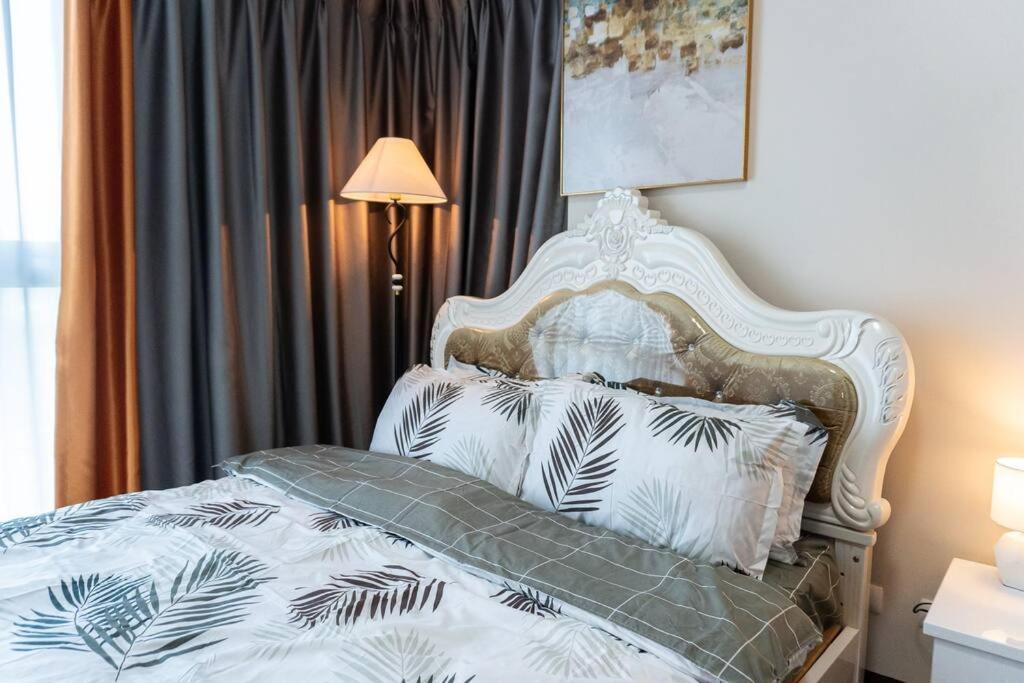 A2J Luxury 2Br Bgc Uptown Suite Near Uptown Mall Manilla Buitenkant foto