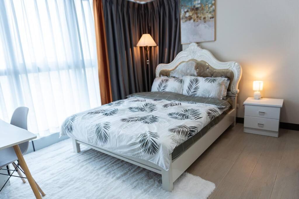 A2J Luxury 2Br Bgc Uptown Suite Near Uptown Mall Manilla Buitenkant foto