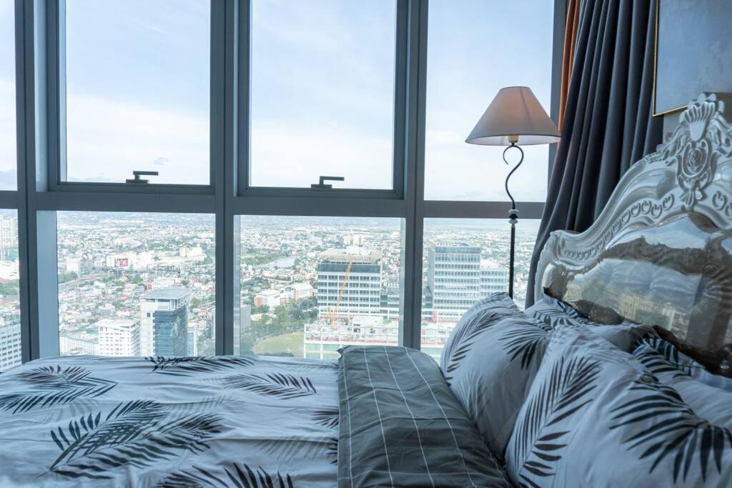 A2J Luxury 2Br Bgc Uptown Suite Near Uptown Mall Manilla Buitenkant foto
