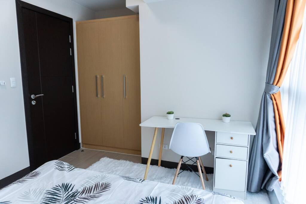 A2J Luxury 2Br Bgc Uptown Suite Near Uptown Mall Manilla Buitenkant foto