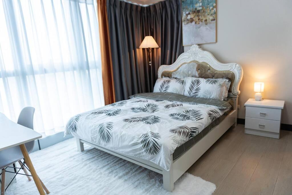 A2J Luxury 2Br Bgc Uptown Suite Near Uptown Mall Manilla Buitenkant foto